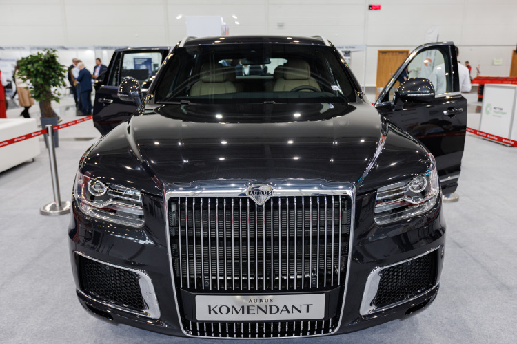 Ильнур Гибадуллин стал первым в Казани частным владельцем элитного внедорожника Aurus Komendant