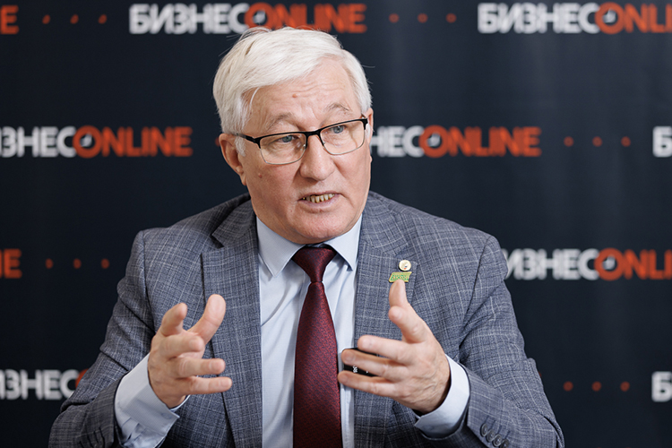 «От руководителя района многое зависит. Надо ведь не только дать работу, но и уметь поощрять, чтобы у человека внутренний стимул появился»