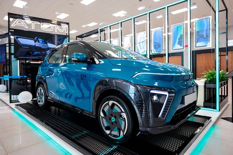 По словам Когогина, выпуск электромобиля станет еще одним шагом к технологической независимости страны и укреплению авторитета российского машиностроения