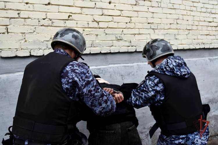 В Ижевске сотрудники Росгвардии по «горячим следам» задержали подозреваемого в грабеже