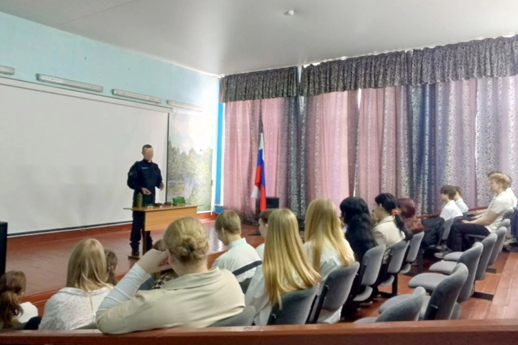 Курганских студентов и школьников познакомили со службой в Росгвардии