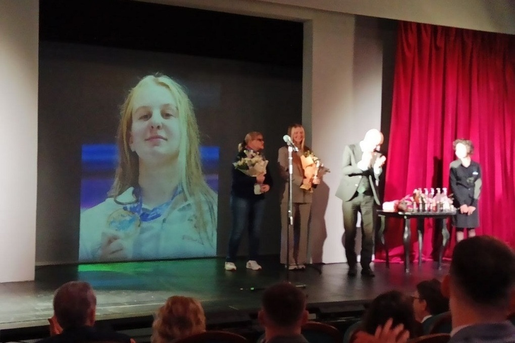 Пловчиха Евгения Чикунова получила приз «Серебряная лань»