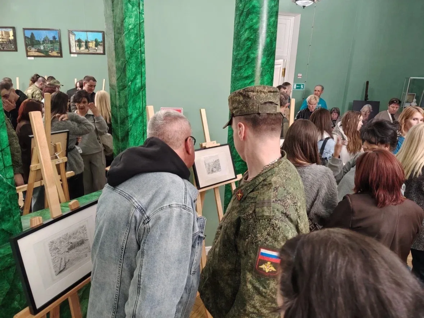 В Красногорске открылась выставка памяти Ростислава Ровбутя, участника СВО