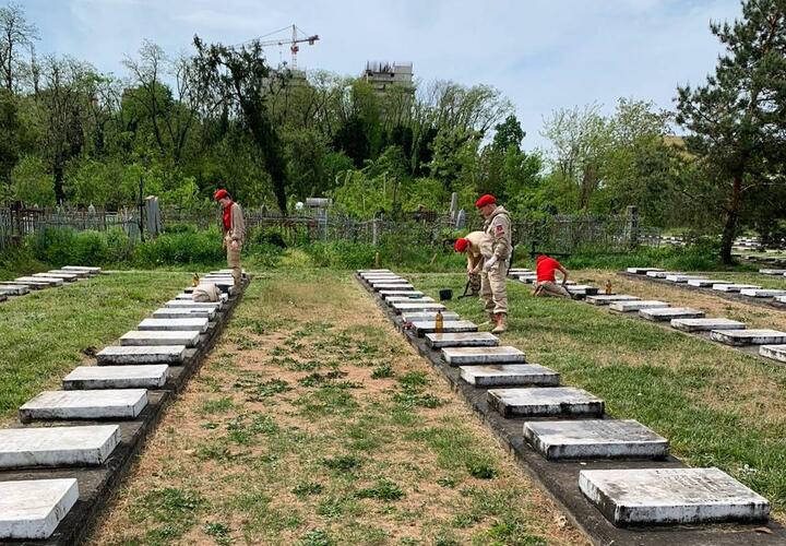 На кладбищах Краснодара поставят биотуалеты и заменят мусорные баки
