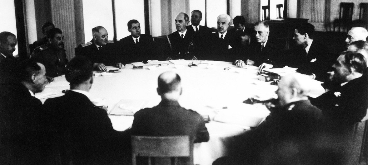 Одно из заседаний в рамках Ялтинской конференции. 