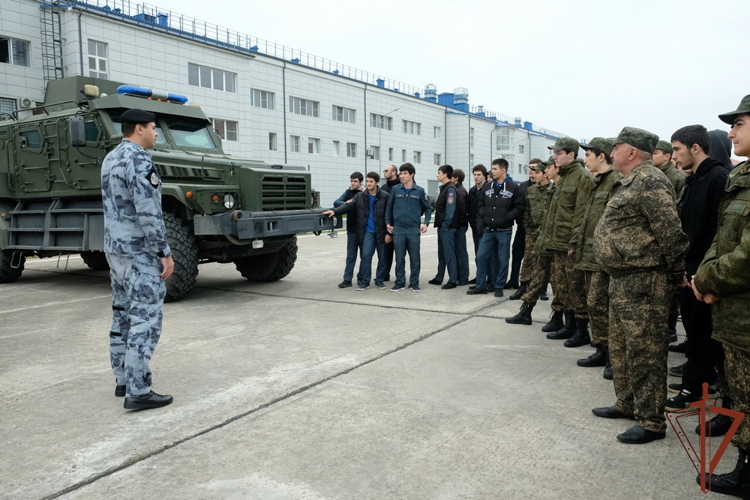 Всероссийская акция «День призывника» прошла в Северо-Кавказском округе Росгвардии