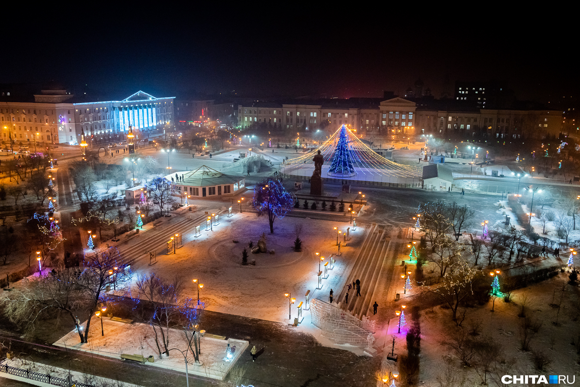 Время в чите 5. Площадь Ленина Чита. Ледовый городок Чита площадь Ленина. Чита 2023 площадь. Чита город Ленина площадь зимой.