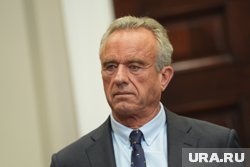 Кеннеди-младший купался с внуками в реке Рок-Крик, несмотря на запреты
