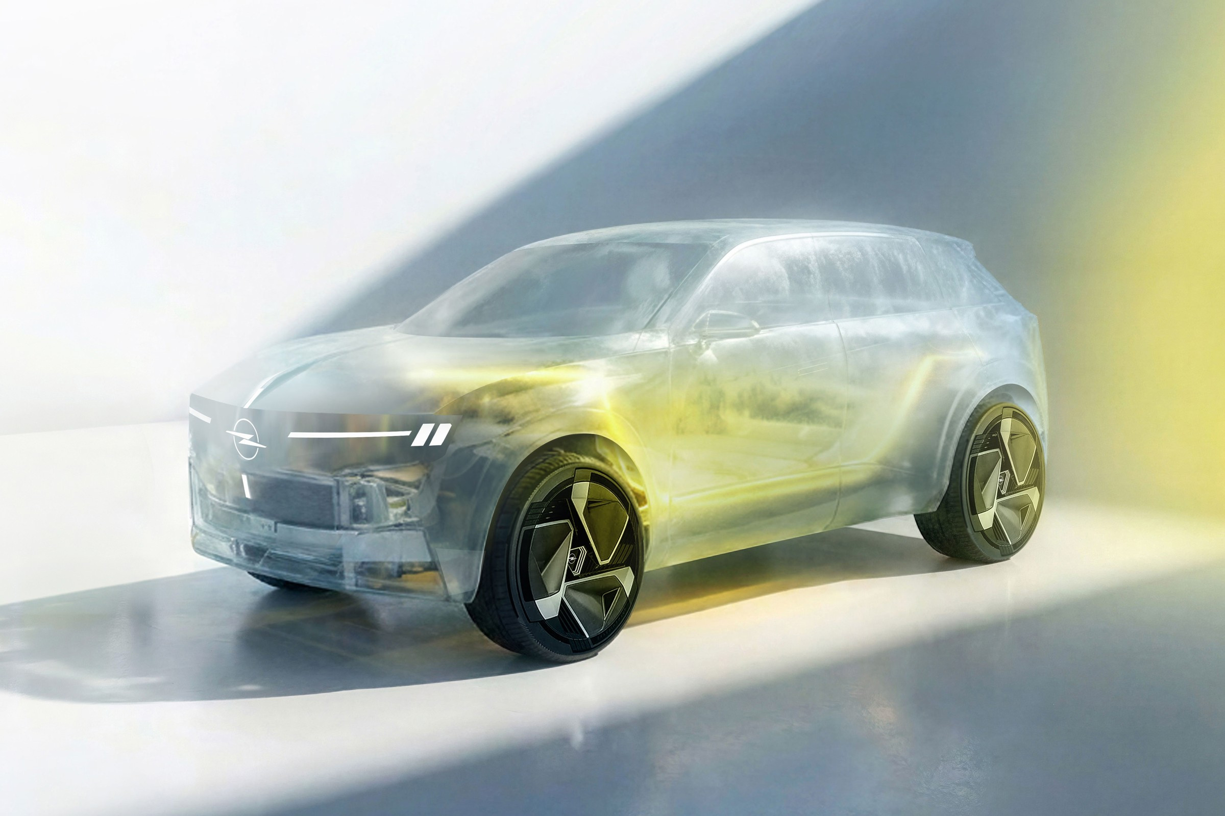Кроссовер Opel на платформе Leapmotor: старое имя, кнопки в салоне и доступная цена