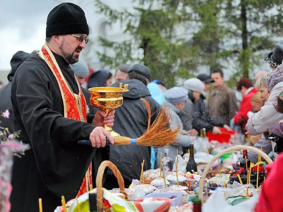 Празднование Пасхи в Росси