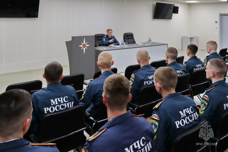 В регионах Донбасса обсудили вопросы обеспечения безопасности и наградили отличившихся сотрудников МЧС России