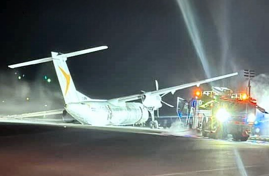 В Канаде после аварийной посадки загорелся самолёт (ФОТО, ВИДЕО)