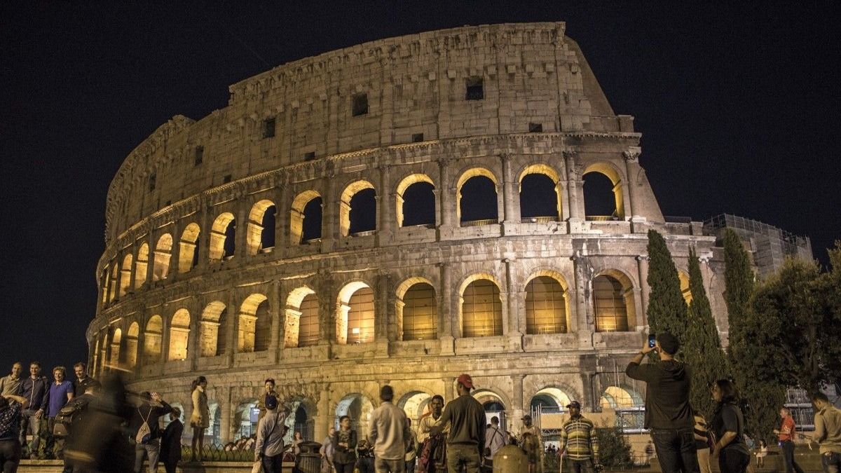 Колизей название. Колизей. Rome (discover Rome). Чудеса света в Ватикане. Колизей осень.