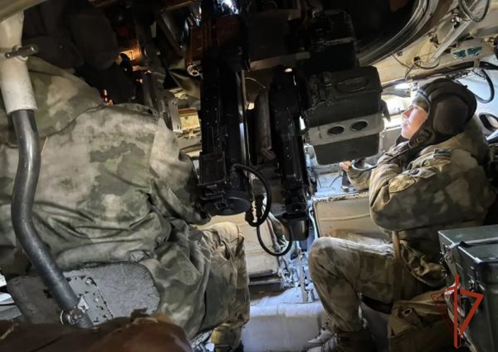 В Омске завершились учебно-методические сборы с командирами взводов, имеющих на вооружении БТР 