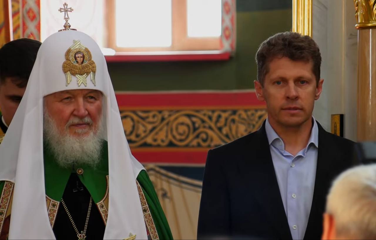 Святейший Патриарх Кирилл вручил церковные награды по случаю освящения Камчатского морского собора