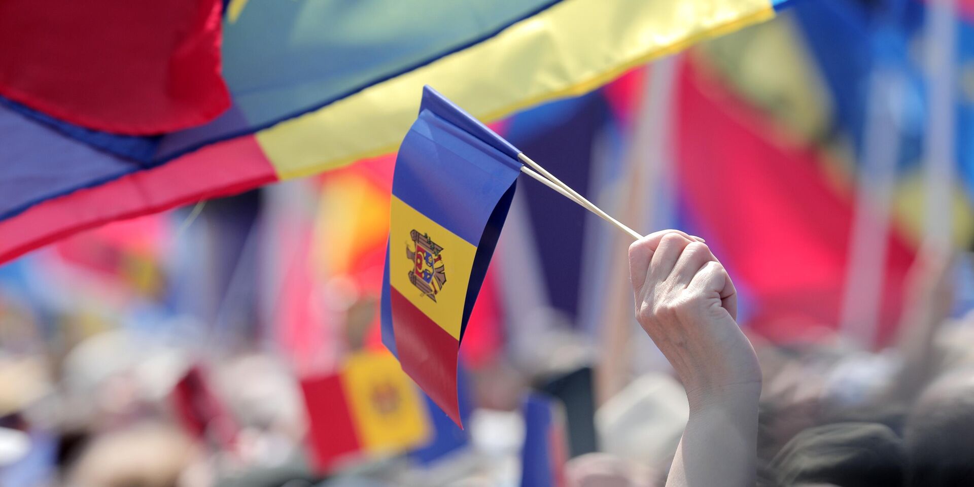 Участники митинга в Кишиневе - ИноСМИ, 1920, 21.12.2025