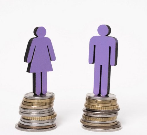Работодателей могут заставить уравнять зарплаты мужчин и женщин