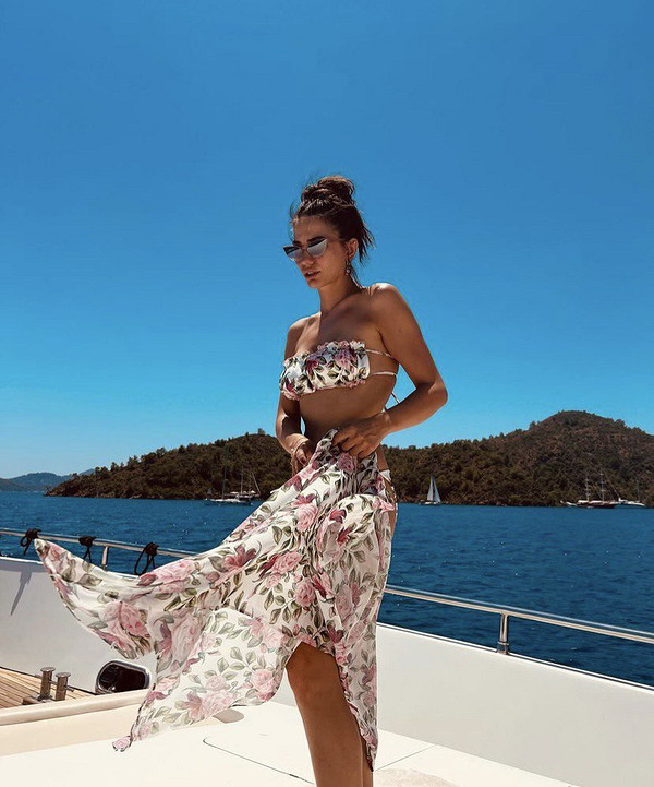 Осторожно, горячо!: 12 турецких актрис показывают фигуру в купальниках