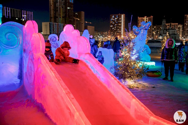 Горки в академическом районе. Ледовый городок академический екатеринбург. Ледовый городок академический екатеринбург. Ледовый городок академический екатеринбург. Ледовый городок академический екатеринбург.