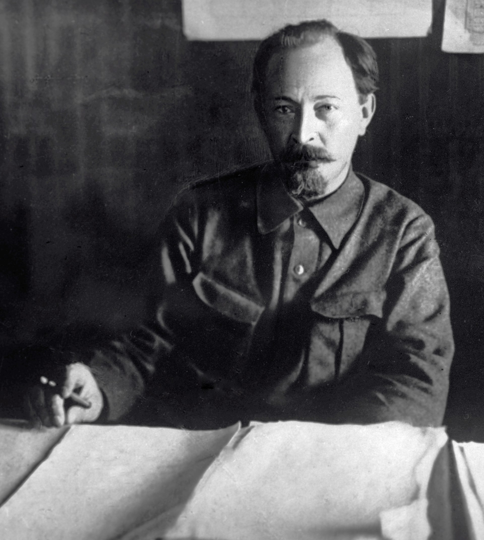 Ф э дзержинский вчк. Феликс Эдмундович Дзержинский. Феликс Сигизмундович Дзержинский. Дзержинский Феликс Эдмундович чекист. Дзержинский Феликс Эдмундович ВЧК.
