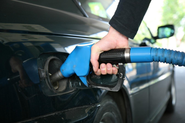 день бензина. день бензина. день бензина. день биодизельного топлива 10 августа. бензин.