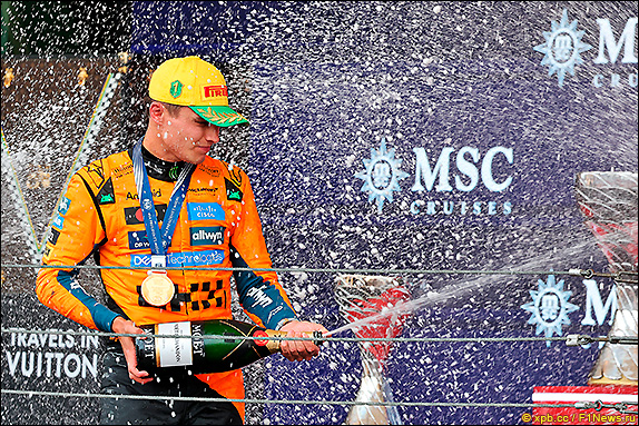 Подиум Гран При Сан-Паулу 2025. Ландо Норрис.