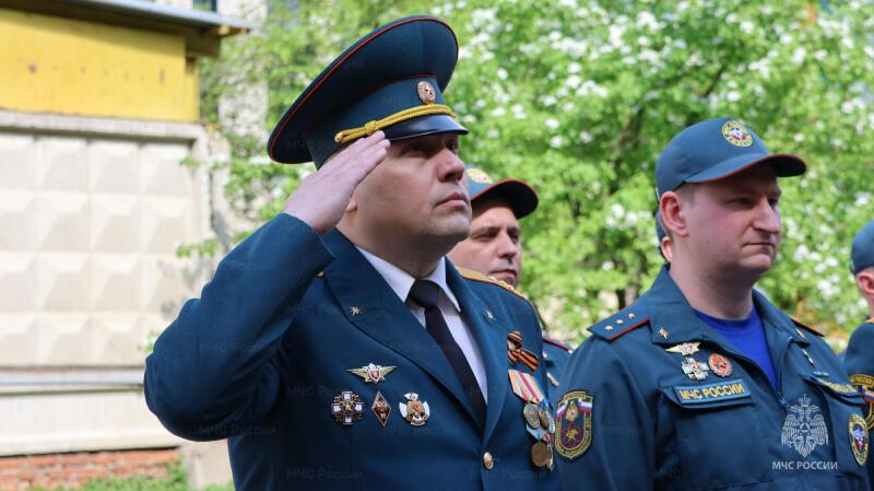 Торжественное мероприятие ко Дню пожарной охраны в Специальном управлении ФПС № 100