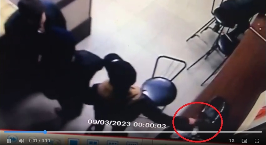 украденные моменты. украденные моменты. защита лампочки в подъезде. в бишкеке похитили мужчину — задержаны четверо. заснятое воровство в снежногорске.