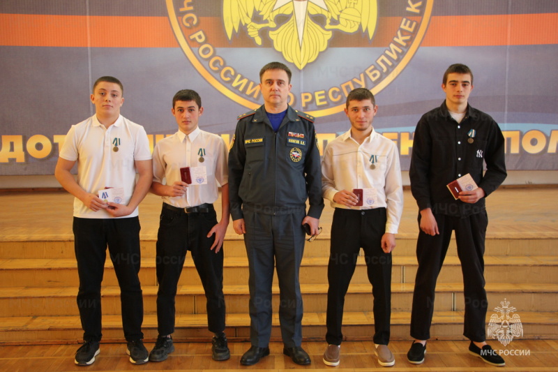 В День добровольца прошло торжественное награждение в стенах Главного управления МЧС России по Республике Крым