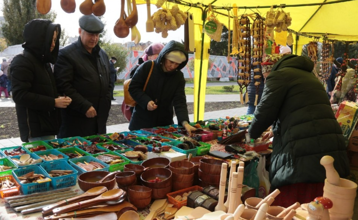 праздничная ярмарка. покровская ярмарка тамбов 2022. покровская ярмарка омск. узбекская ярмарка омск. губернские ярмарки омск.