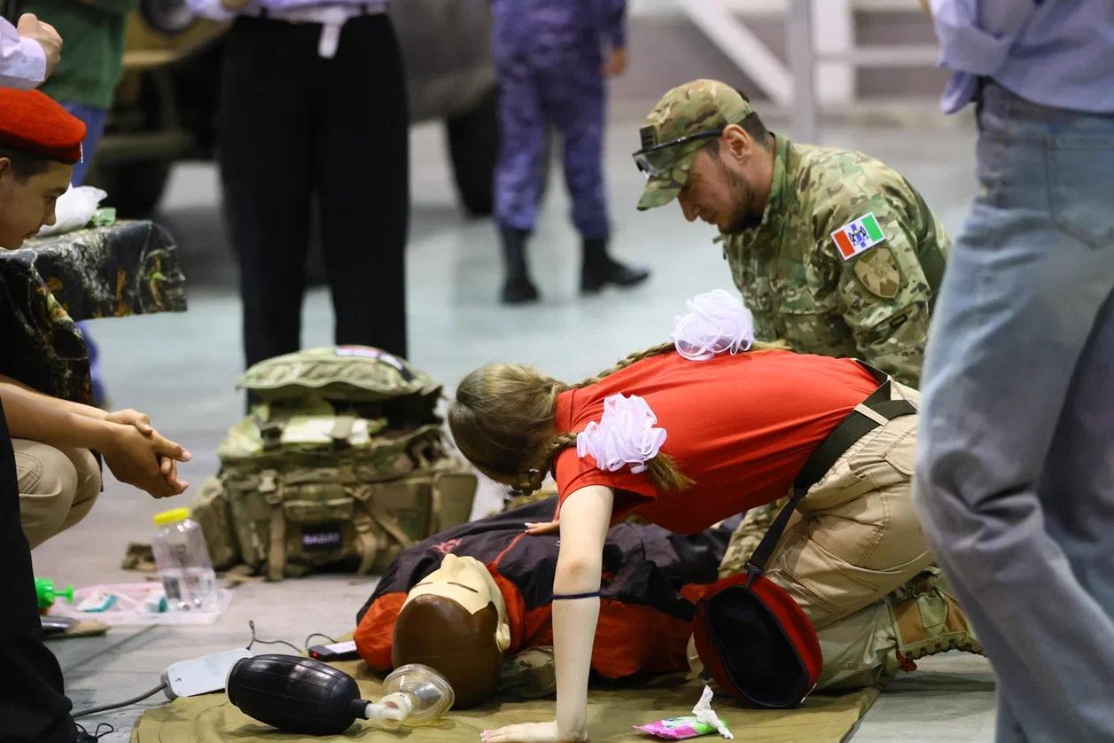 Фото Росгвардия на выставке в «Новосибирск Экспоцентр»: от зрелищных задержаний до профориентации молодежи 12