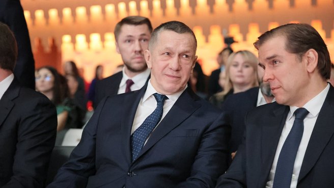 Юрий Трутнев принял участие в торжественной церемонии награждения победителей второго сезона всероссийского конкурса путешествий «Дальний Восток – земля приключений»