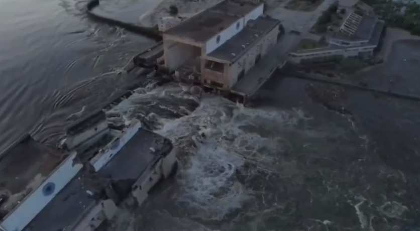 Появились спутниковые снимки Каховской ГЭС до и после подрыва (ВИДЕО) | Русская весна