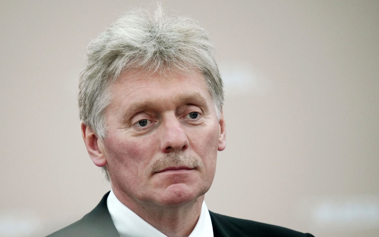 Песков адресовал вопросы о словах Трампа Ушакову