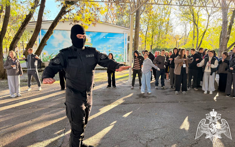 Росгвардейцы встретились с подростками Ростовской области