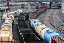 России выгодно развивать торговые маршруты по своей территории, но ЕС хочет лишить ее этой возможности, отметили политологи