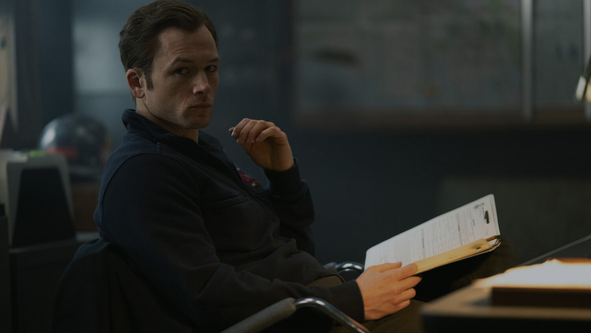Кадр из сериала «Дым», реж. Джим МакКэй, Кари Скогланд, Apple Studios, Imperative Entertainment, Crime Story Media