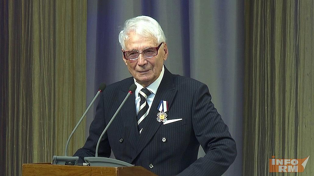 Одному из основателей кадетского движения Мордовии Юрию Митрофанову вручили орден Славы III степени