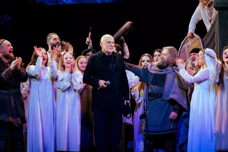 «За последние 5-6 лет современная музыка с элементами фольклора стала настоящим трендом»