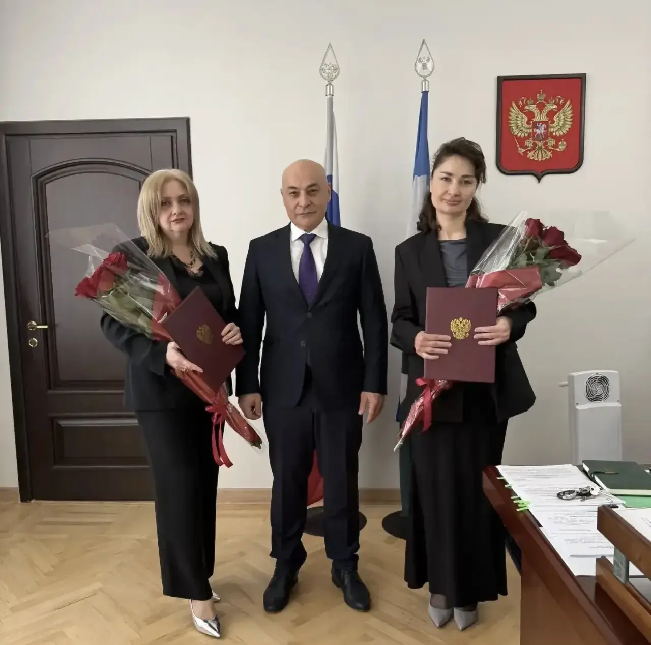 18 мая 2026 года в Министерстве труда и социальной защиты КБР состоялось вручение Почётных грамот Рескома профсоюза сотрудникам ведомства