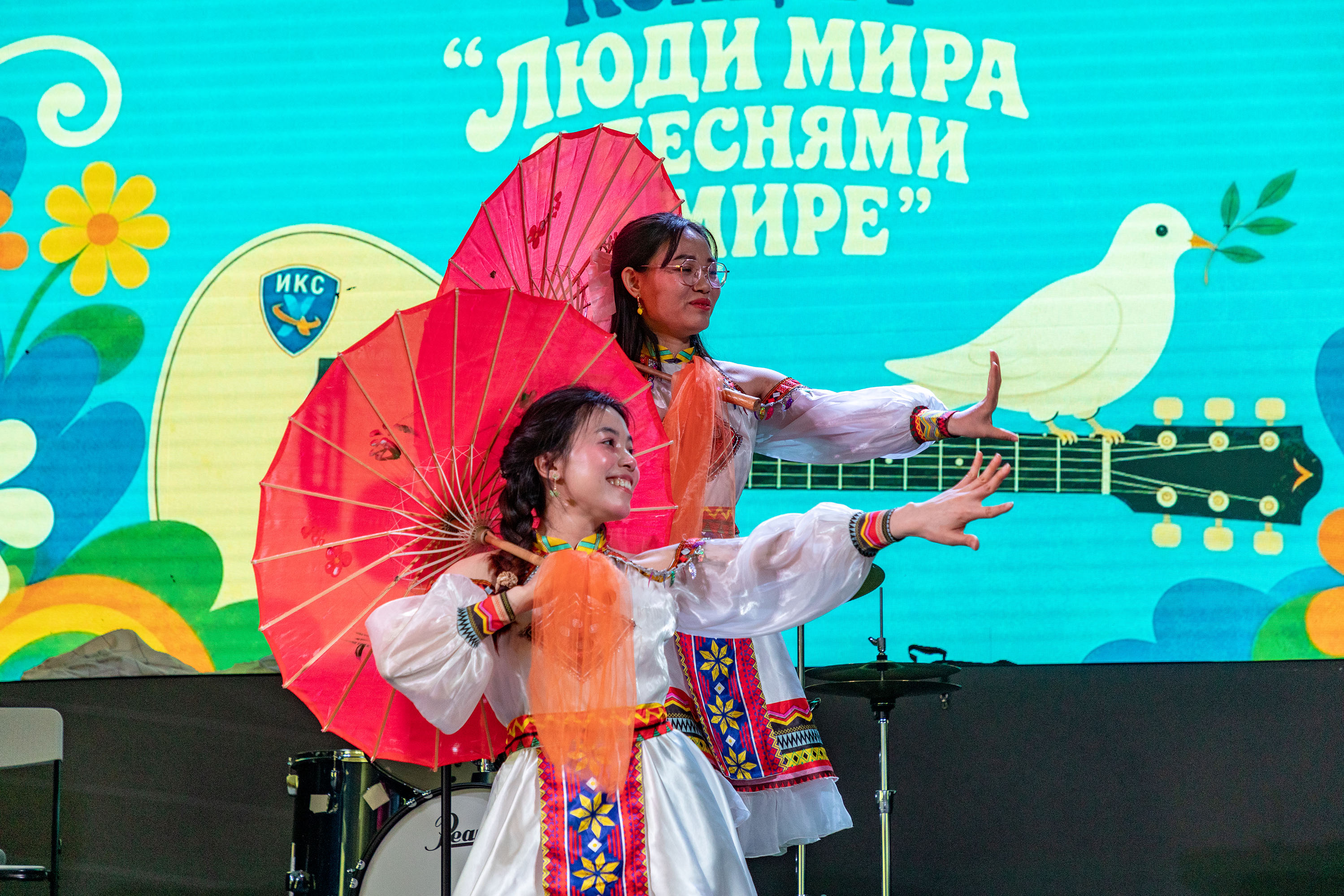 26 0508 АЗ Концерт Люди мира 099 