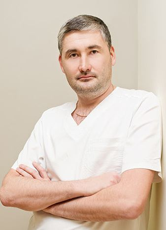 Ильдар Фаттахов работает врачом в государственной больнице и одновременно получает зарплату как председатель ТСЖ