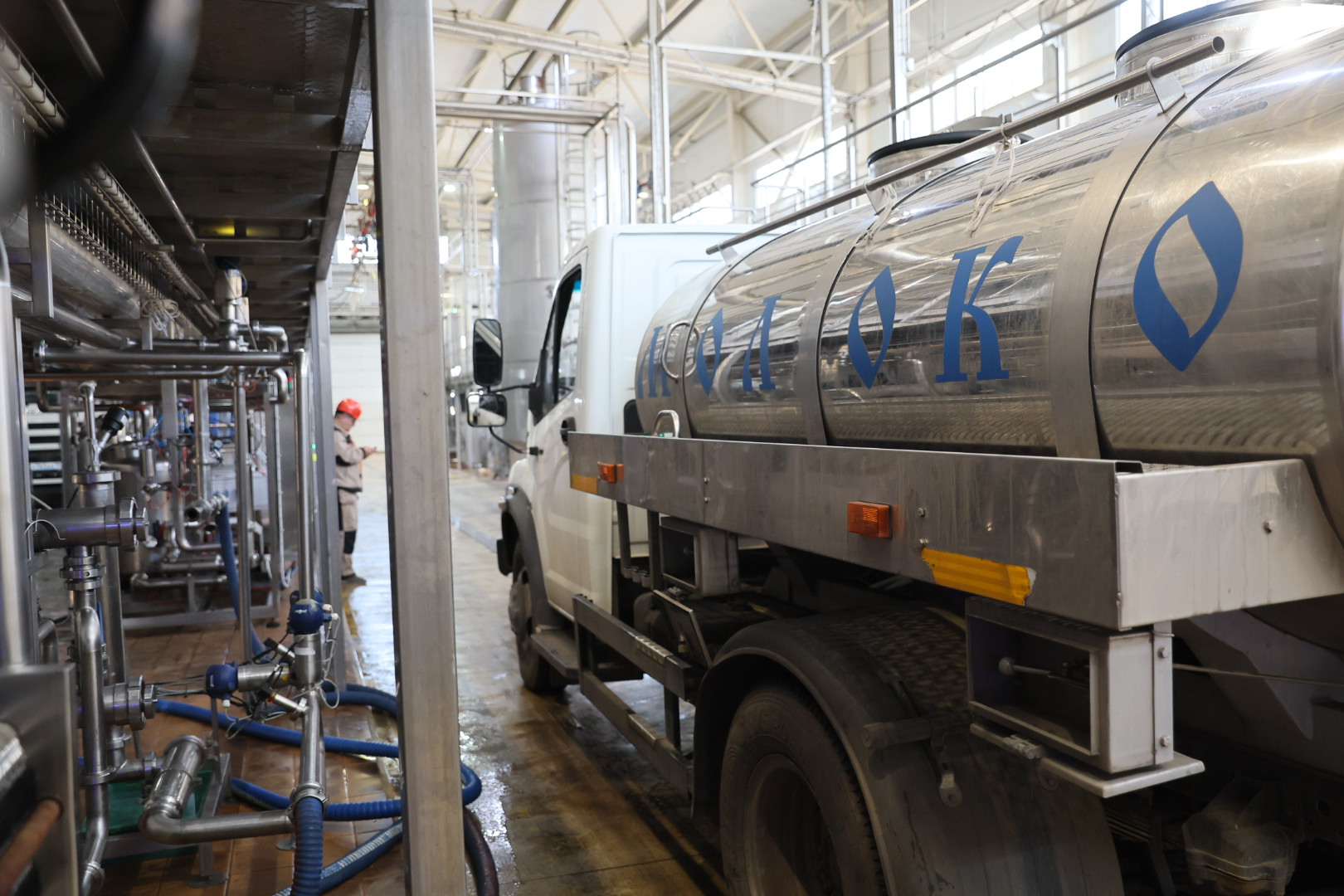 Губернатор посетил модернизированный молочный комбинат в Кореновске