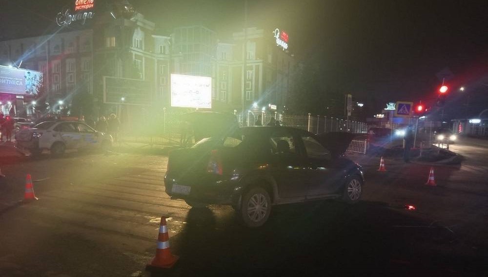 На перекрёстке в Волжске в ДТП пострадали два человека