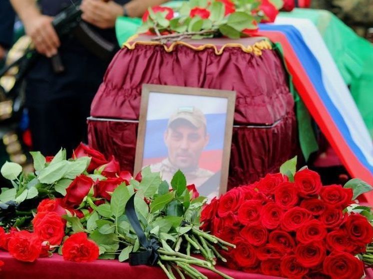 В Башкирии простились с 32-летним бойцом, погибшим в зоне СВО в свой день рождения