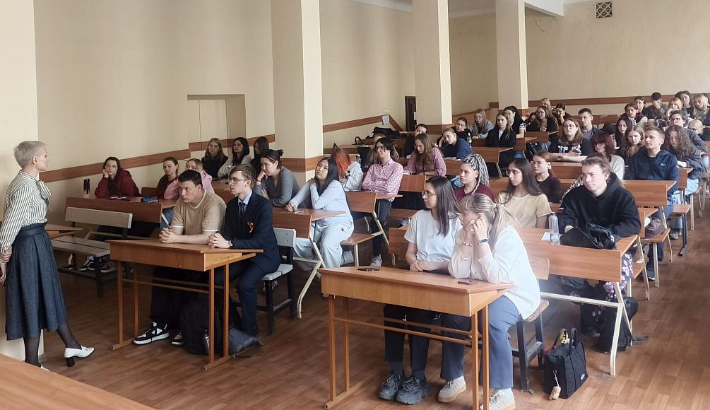 С юридического на молодёжный: как прошла лекция о дропперстве и ответственности за продажу электронных средств платежа 