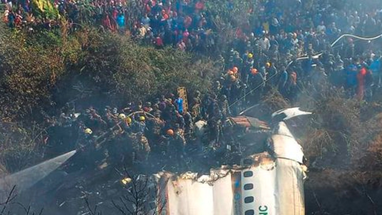 Авиакатастрофа за штурвалом. В Непале разбился самолет 2023. Крушение самолета в Непале 2023 модель самолета. Авиакатастрофа в Непале 2023. Катастрофа в Непале самолета.