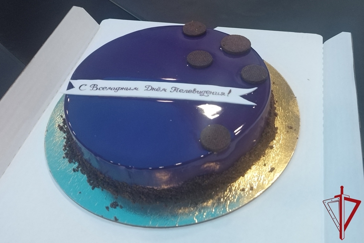 Офицер Росгвардии поздравил архангельских журналистов со Всемирным днем телевидения