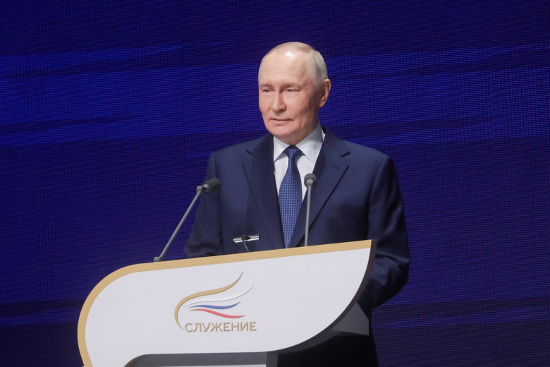 Президент РФ Владимир Путин на церемонии награждения победителей III Всероссийской муниципальной премии «Служение»