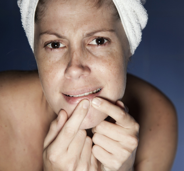 Операция циркумцизио (обрезание крайней плоти). Гипертрофический фимоз. Валик под коленями холод на живот. Резекция вросшего ногтя. Вплоть.